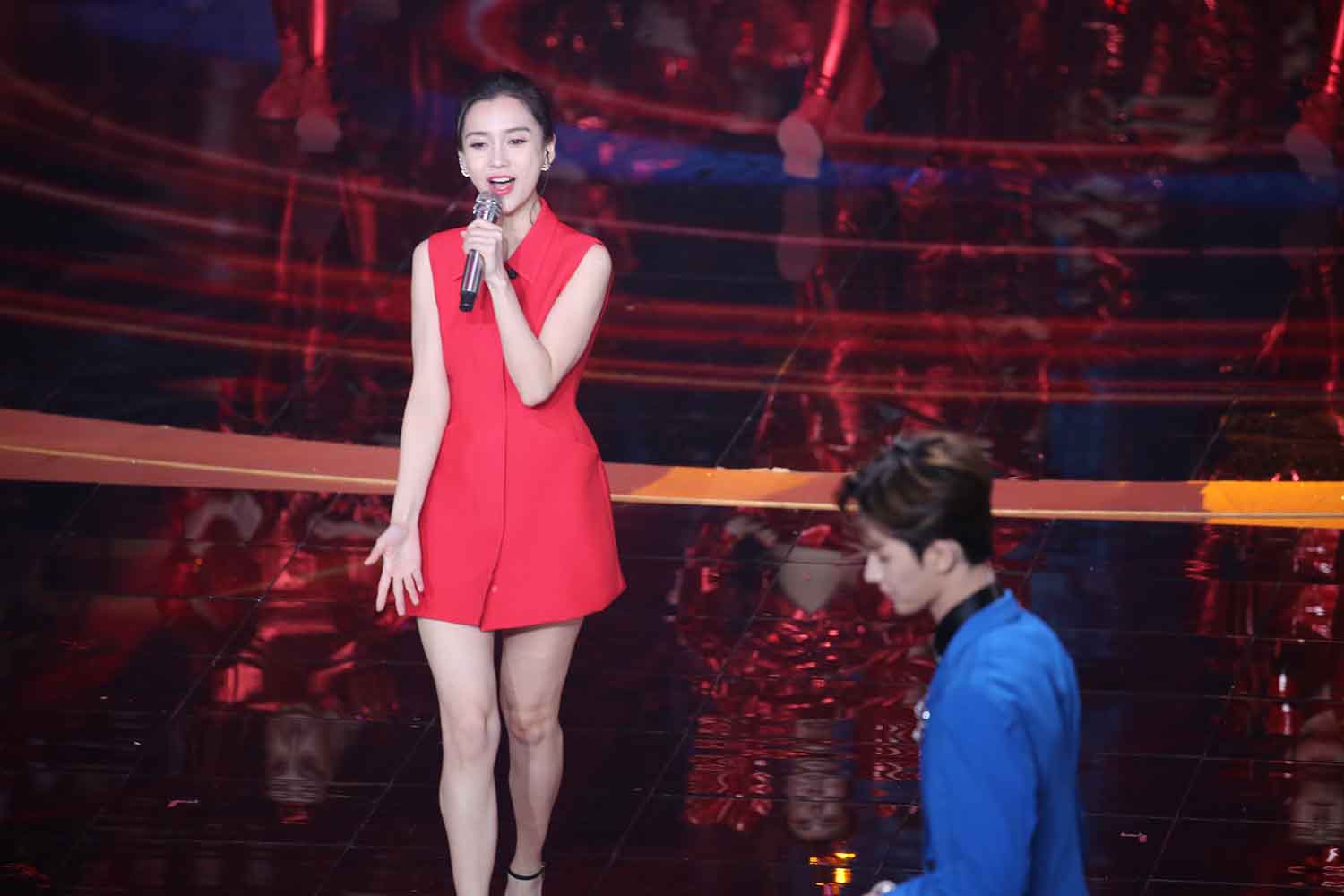 【207张/1.34G】杨颖 红色无袖短裙