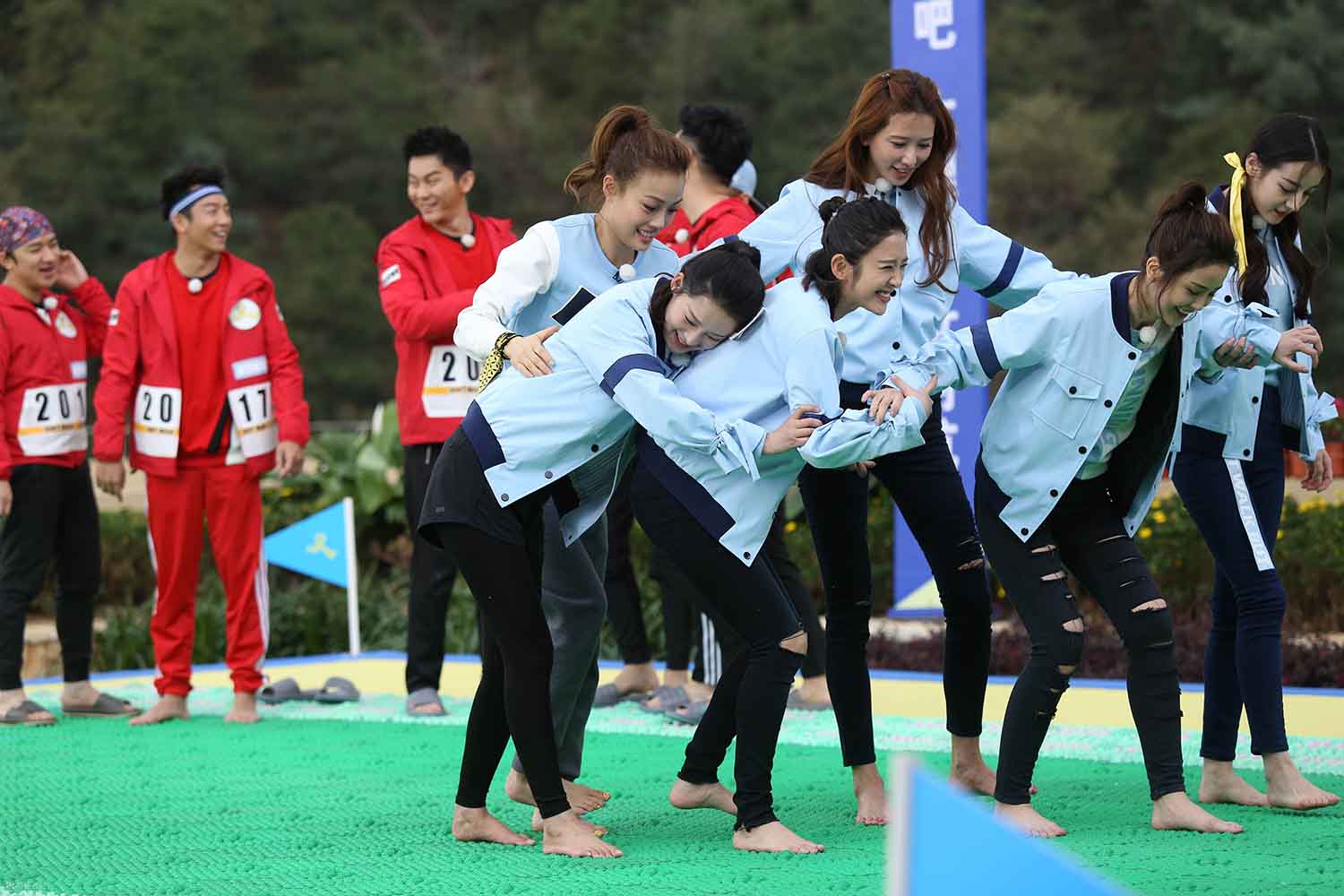 【572张/885M】迪丽热巴  跑男户外拍摄现场