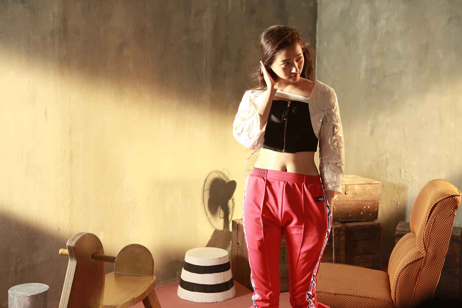 【590张/398M】关晓彤 广告棚拍