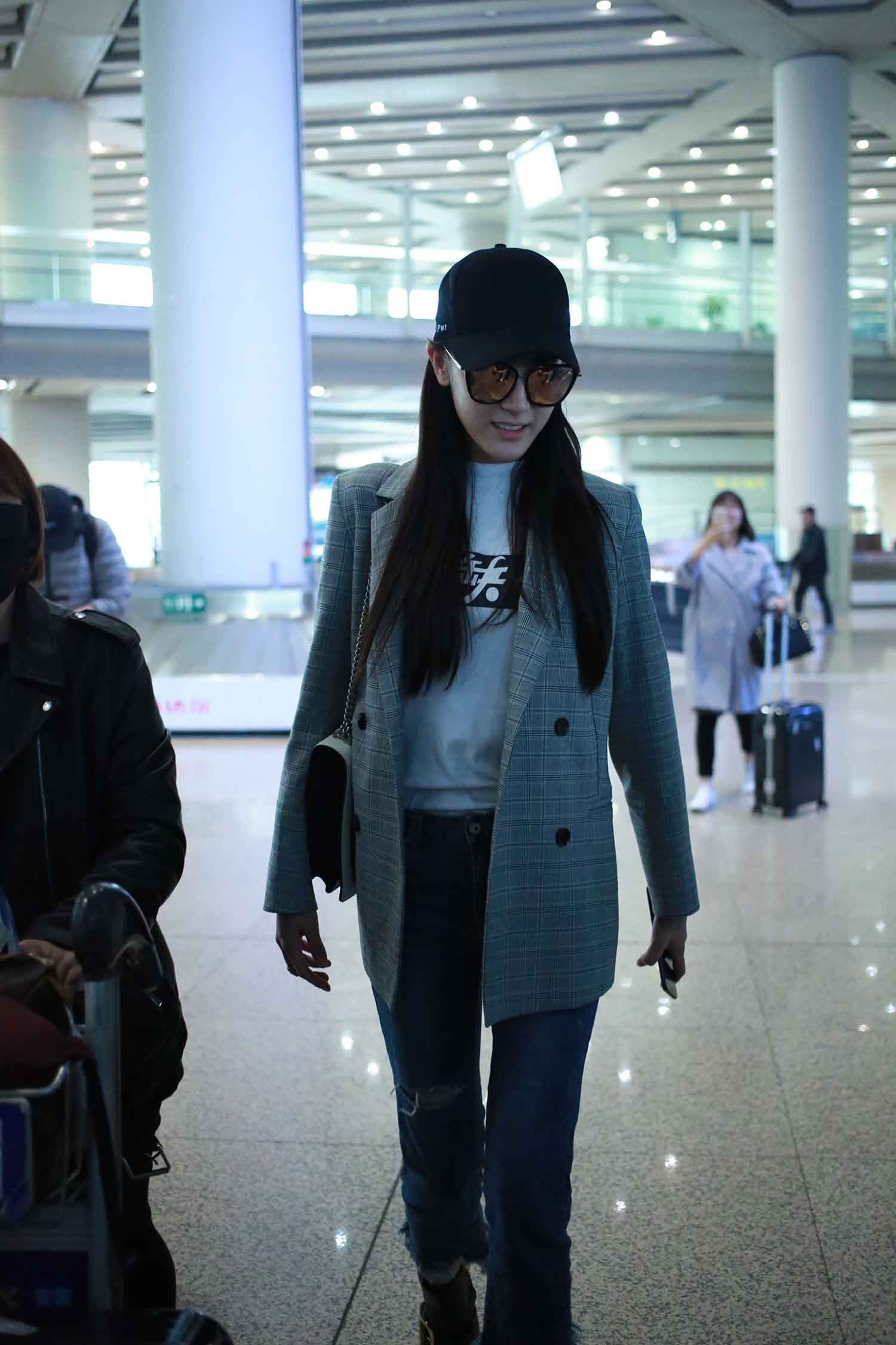 【156张/947M】迪丽热巴 机场跟拍