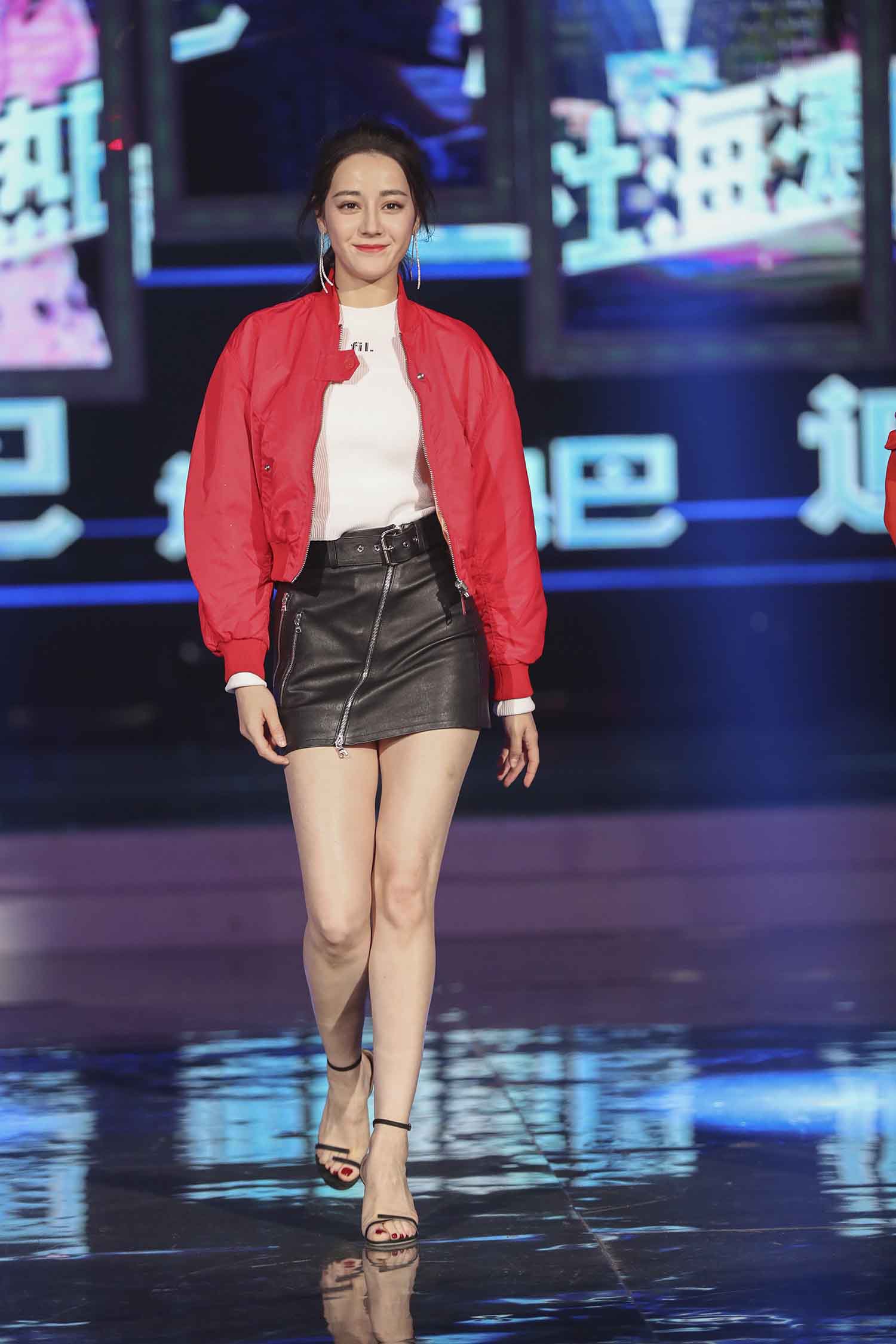 【151张/845M】迪丽热巴  黑皮裙大白腿