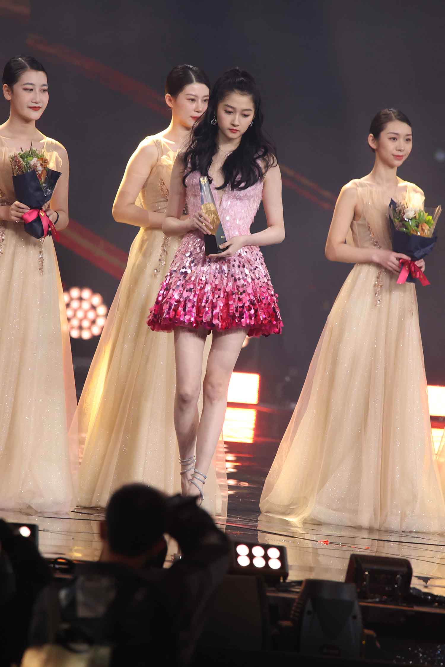 【76张/467M】关晓彤 粉色短裙