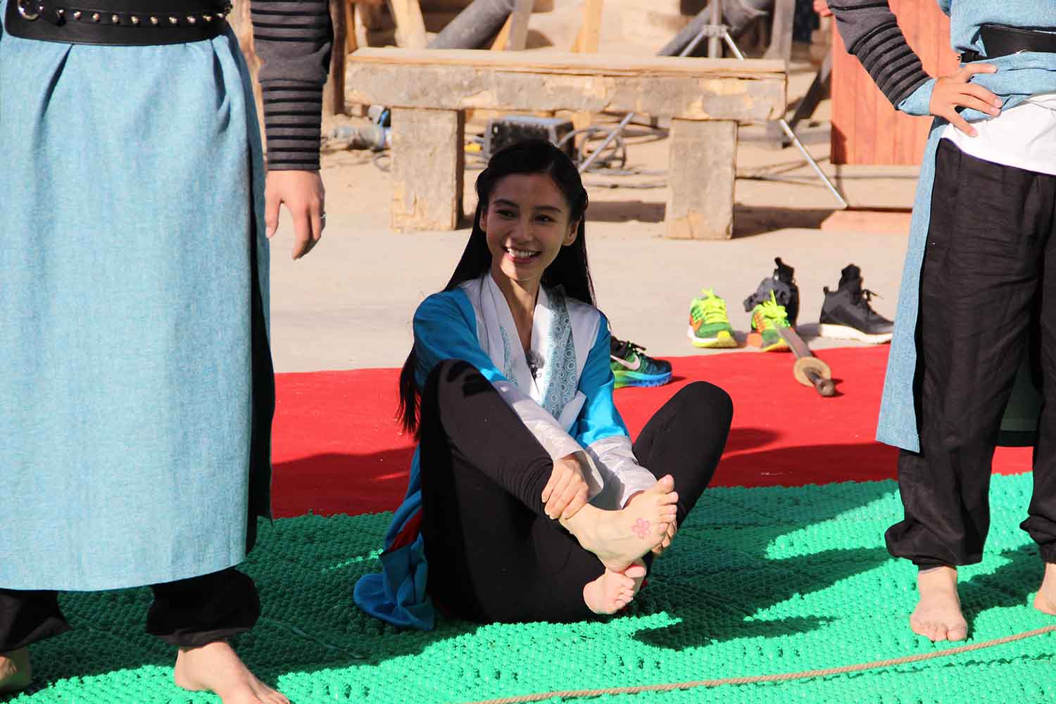 【186张/1.32G】杨颖 跑男现场光脚丫