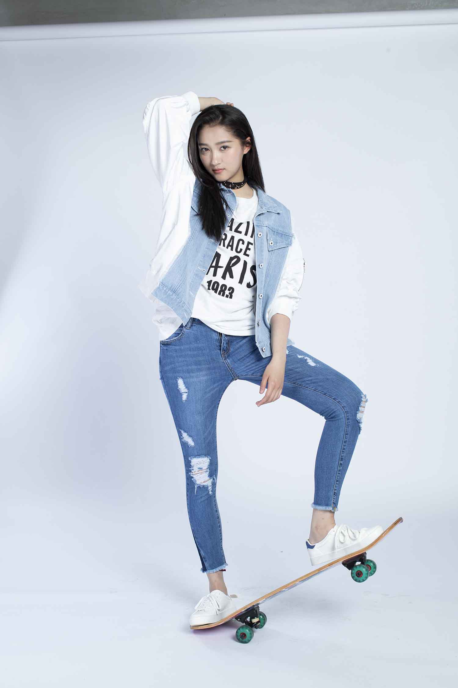 【CR2原图 39张/983M】关晓彤 滑板牛仔裤