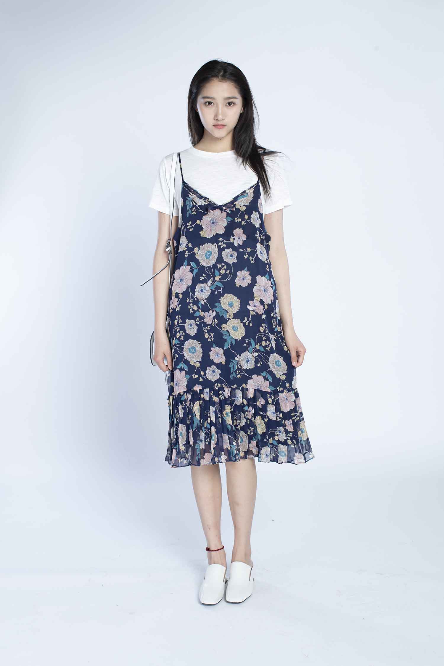 【CR2原图 23张/553M】关晓彤 碎花吊带裙