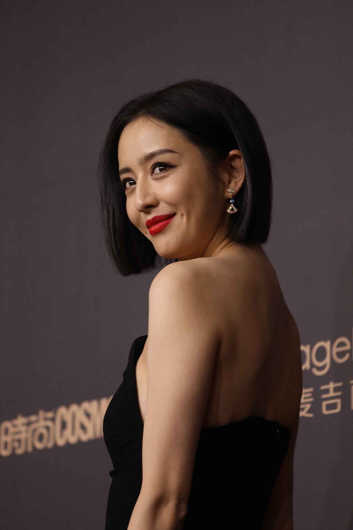 【113张/446M】佟丽娅 高开叉黑色露背晚礼服 [明星生图网盘下载]