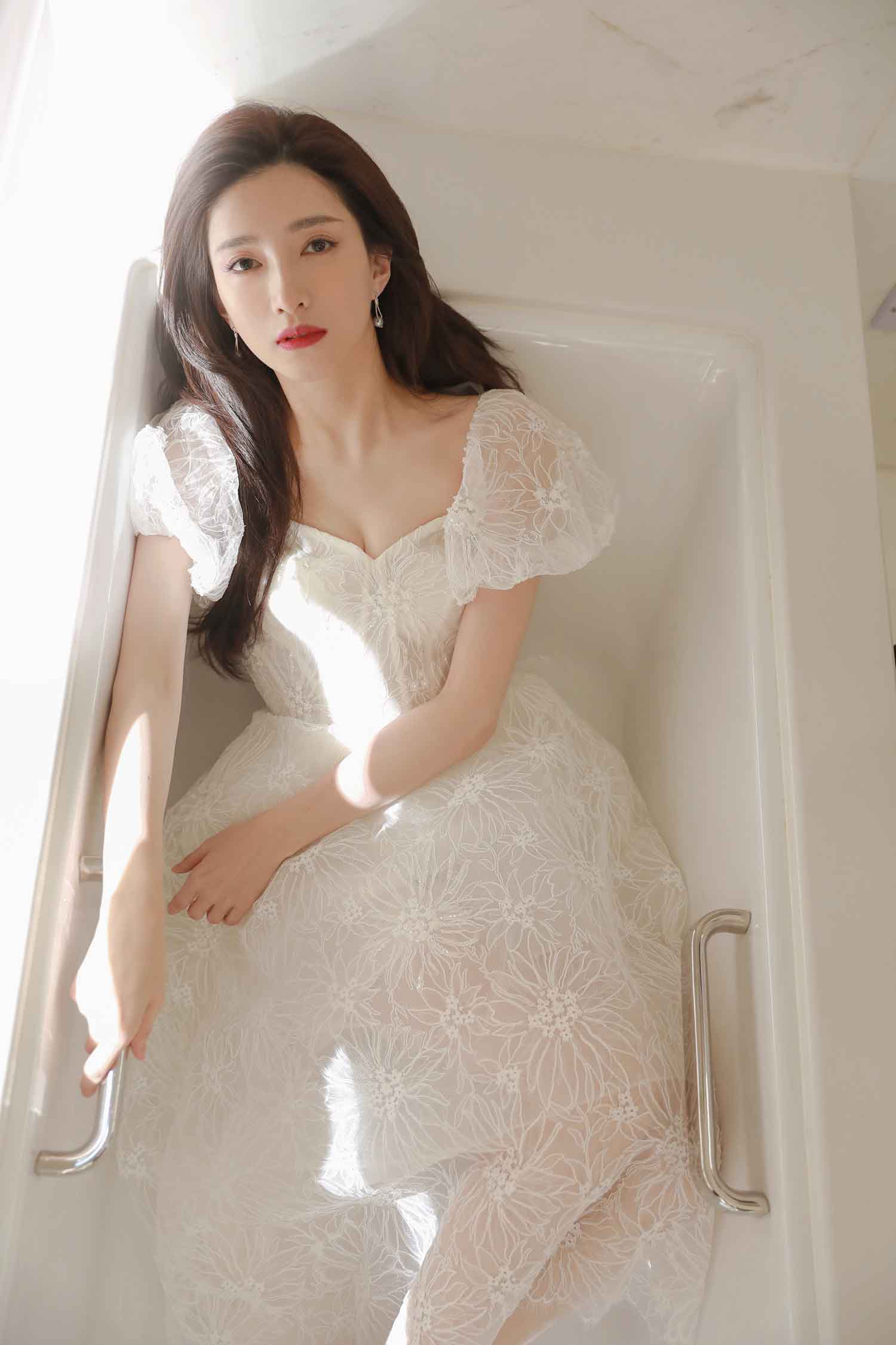 【99张/325M】江疏影 各种性感美照 [明星生图网盘下载]