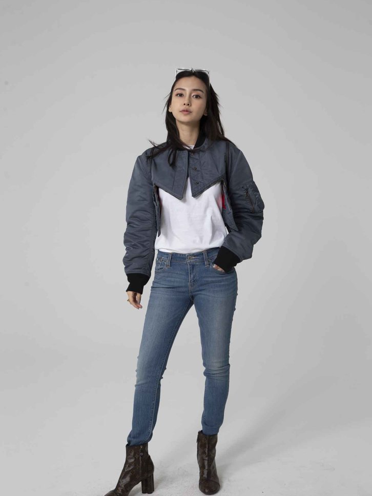 【CR2原图 24张/526M】杨颖 灰色露脐外套