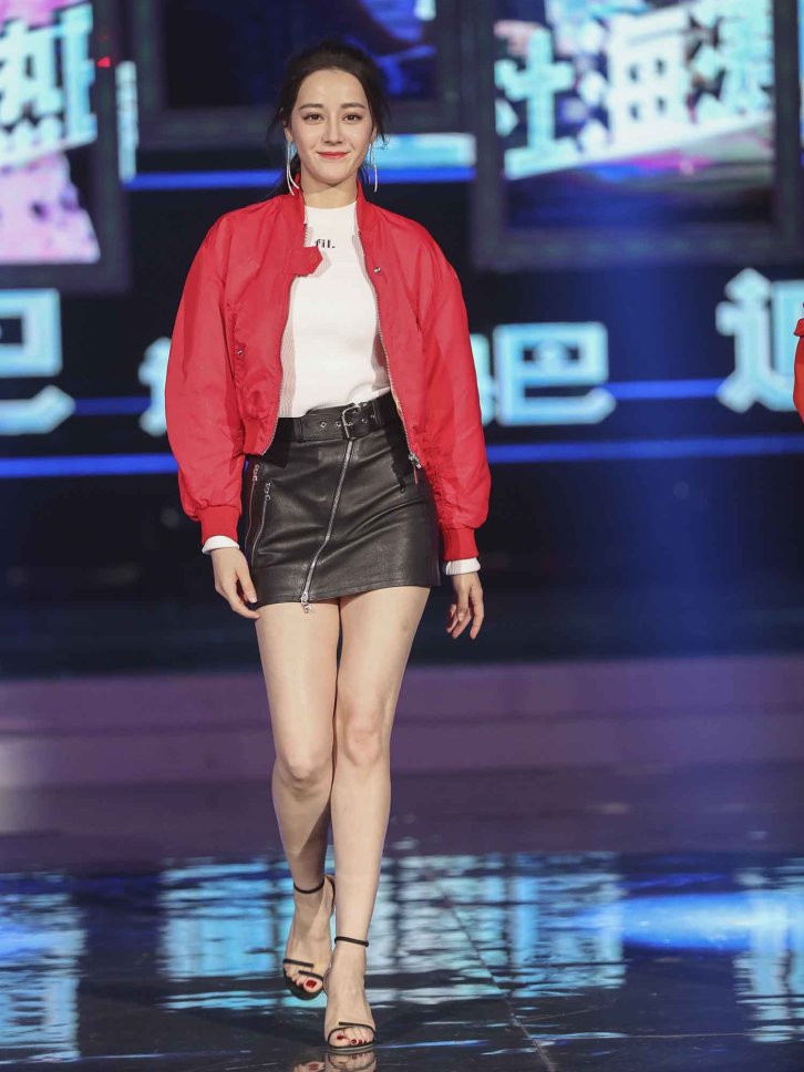 【151张/845M】迪丽热巴 黑皮裙大白腿